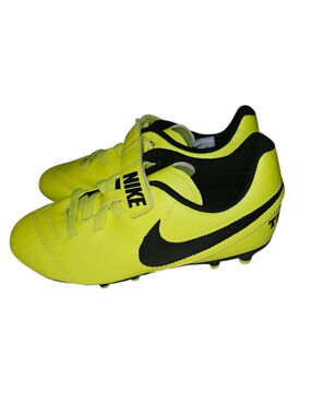 Boys Nike Tiempo Soccer Cleats 13 (Little Boy) Yellow Black NWOT